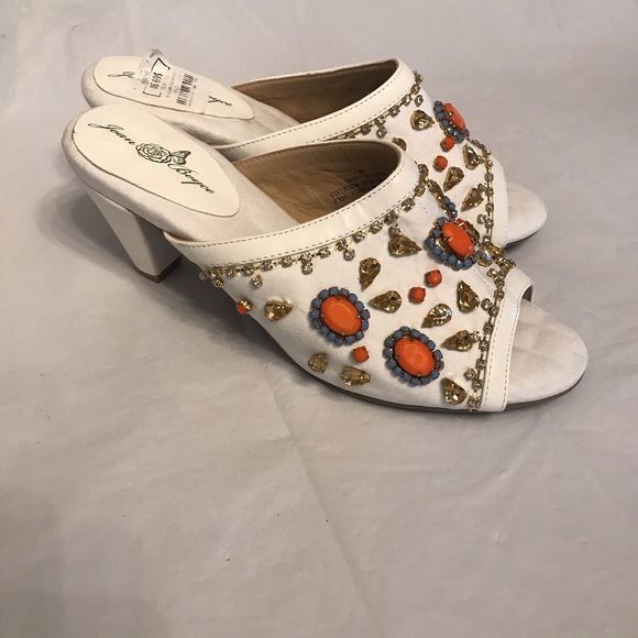 JOAN BOYCE‎ WHITNEY WHITE STUDDED SIZE 8M OPEN TOE SLIDES SHOES  NEW - Picture 3 of 11